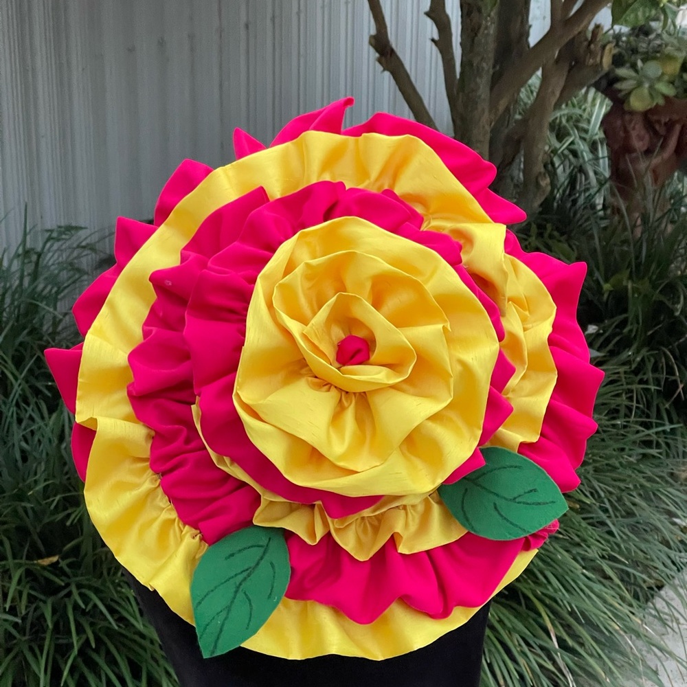 Flower hat. - Picture 6 of 9